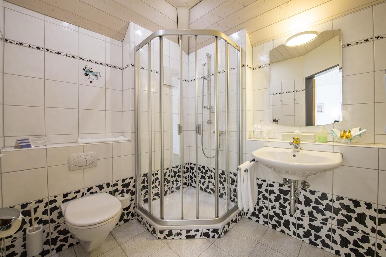 Seehotel Delphin Meisterschwanden Extérieur photo